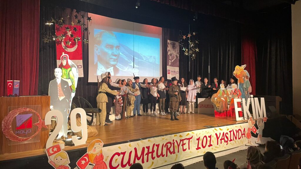 Maya Okulları'nda 29 Ekim Cumhuriyet Bayramımız büyük bir coşku ve katılımla kutlandı...