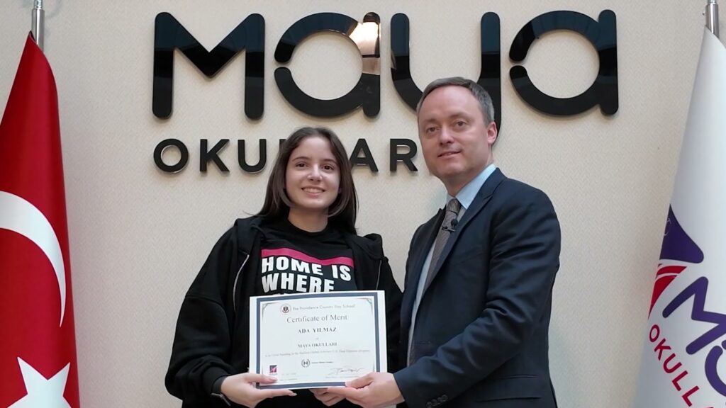 Hudson Global Scholars Türkiye sertifika töreninde Maya Okulları öğrencisi