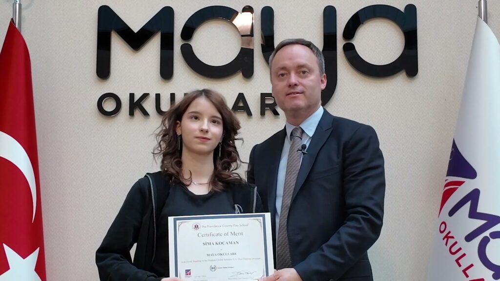 Hudson Global Scholars programında sertifikasını alan Maya Okulları öğrencisi